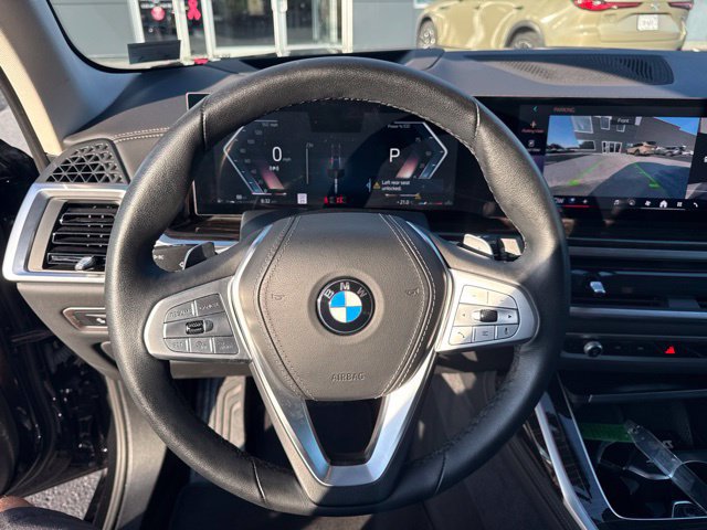 Used 2025 BMW X7 xDrive40i w/ Premium Package AWD/4WD image 21
