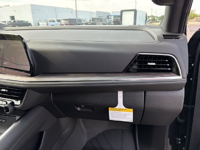 New 2026 Chevrolet Suburban LT w/ Advanced Technology Package AWD/4WD image 37