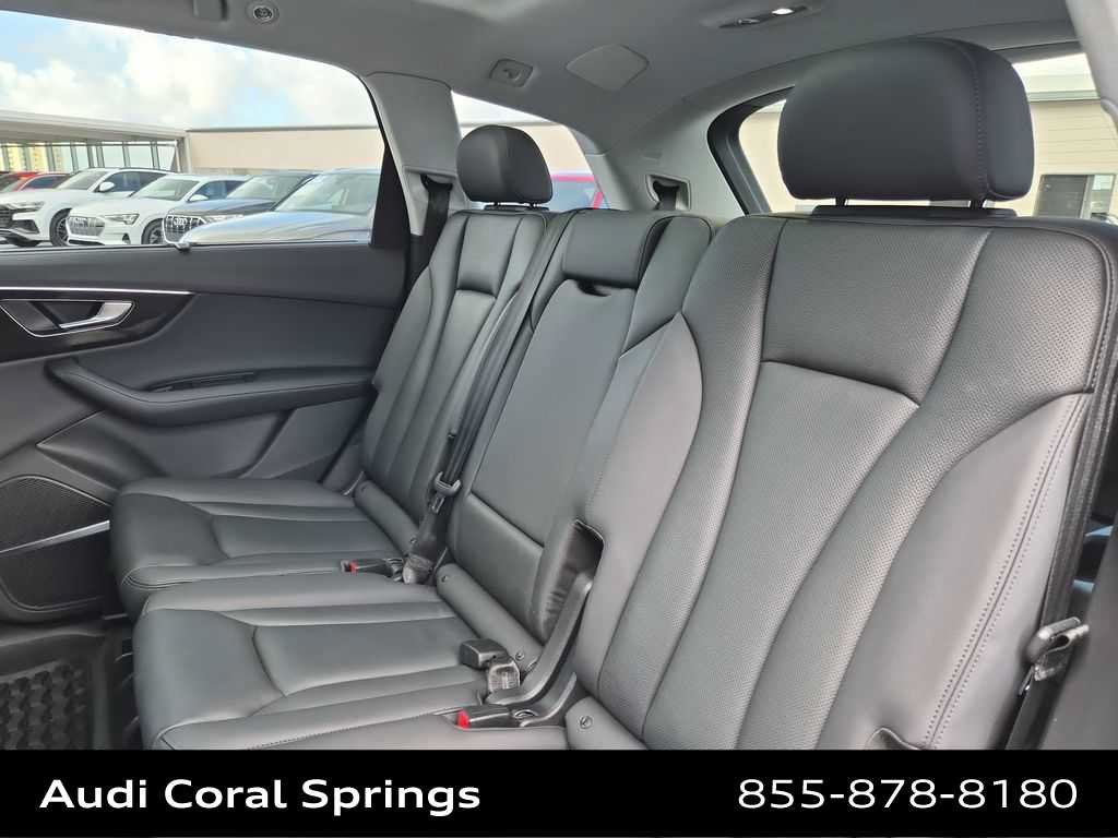 Used 2023 Audi Q7 2.0T Premium Plus w/ Premium Plus Package AWD/4WD image 19