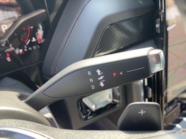New 2026 GMC Yukon XL AT4 w/ AT4 Premium Plus Package AWD/4WD image 20
