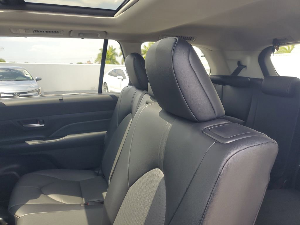 Certified 2024 Toyota Grand Highlander XLE FWD image 13