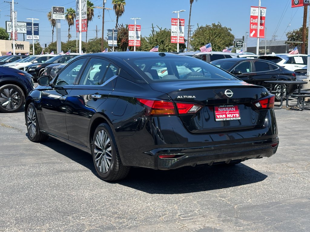 Used 2024 Nissan Altima 2.5 SV FWD image 4