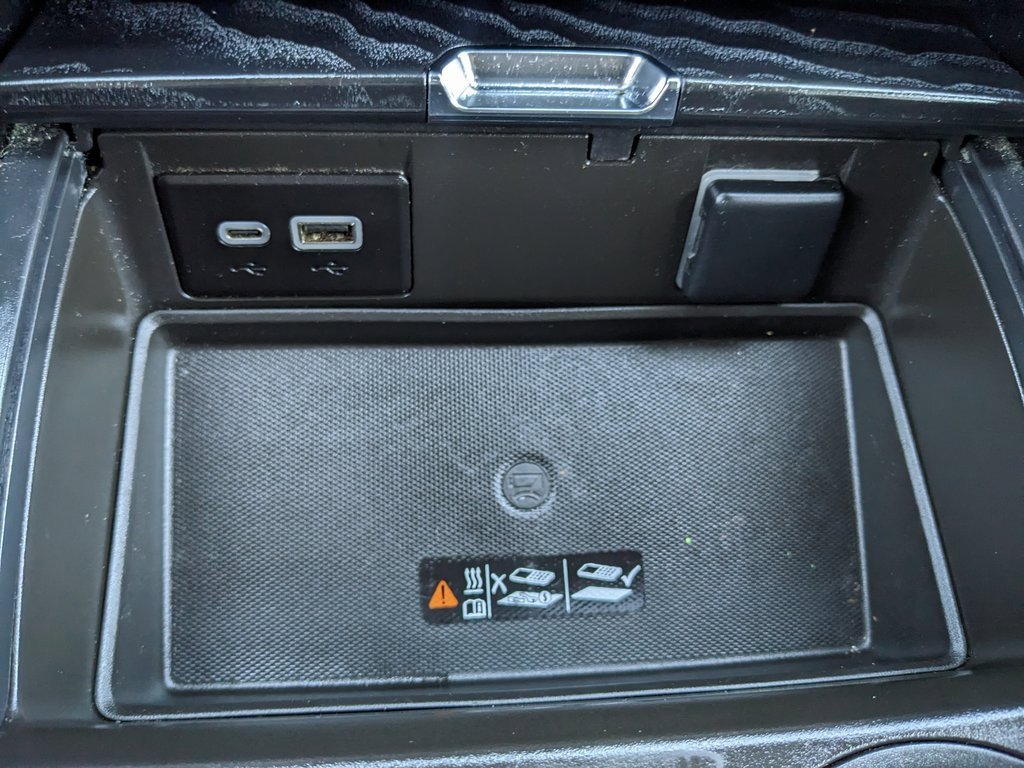 Used 2024 GMC Yukon XL Denali image 34