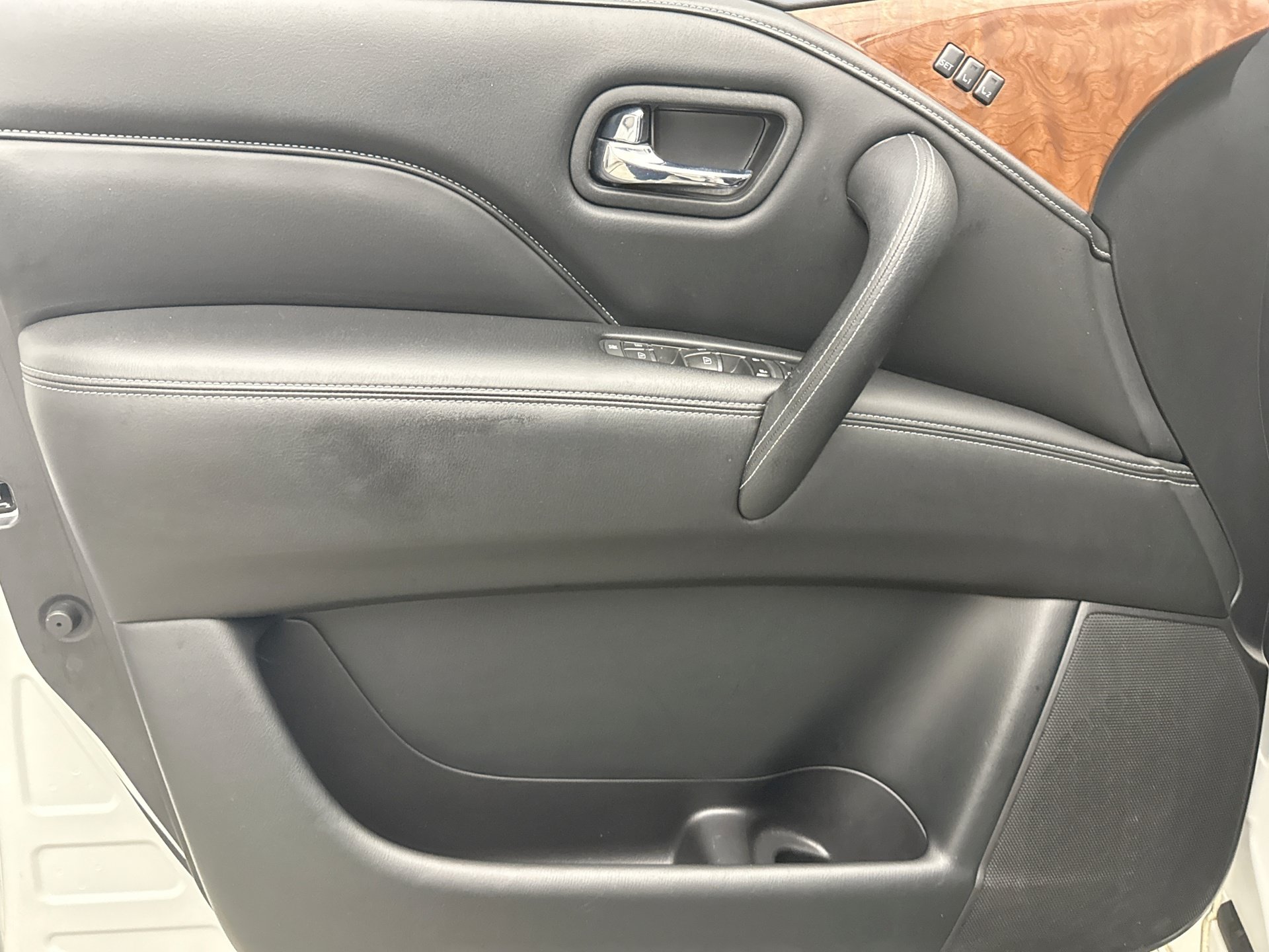 Used 2019 INFINITI QX80 Luxe w/ Cargo Package RWD image 9