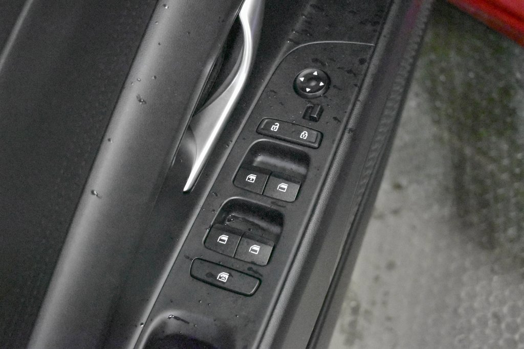 Used 2023 Hyundai Elantra SE w/ Preferred Accessory Package image 20