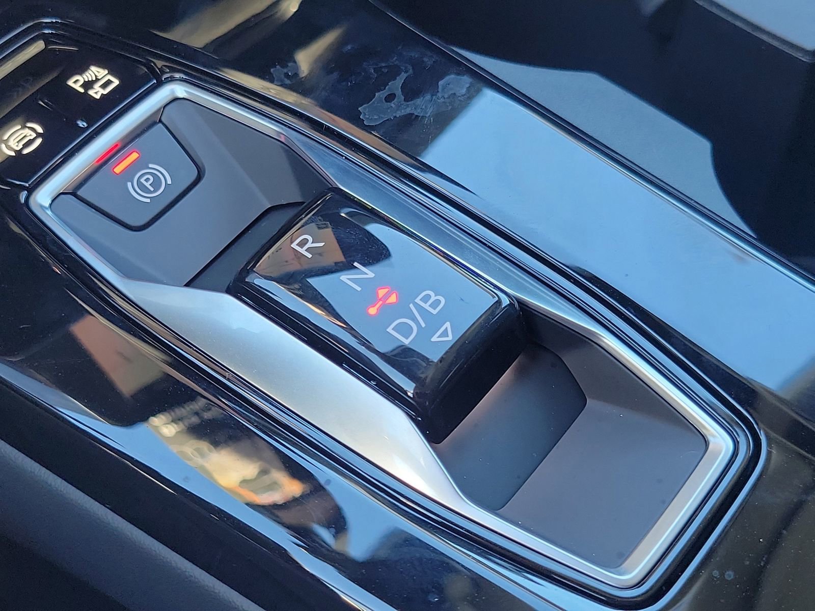 New 2025 Audi Q6 e-tron Premium Plus image 29