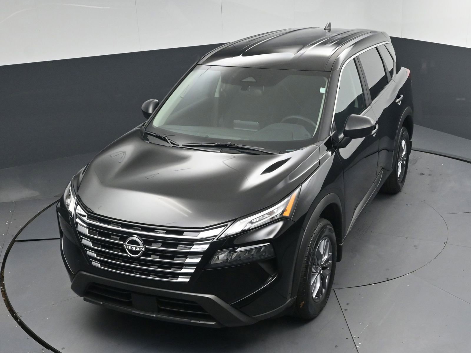 Used 2025 Nissan Rogue S image 28