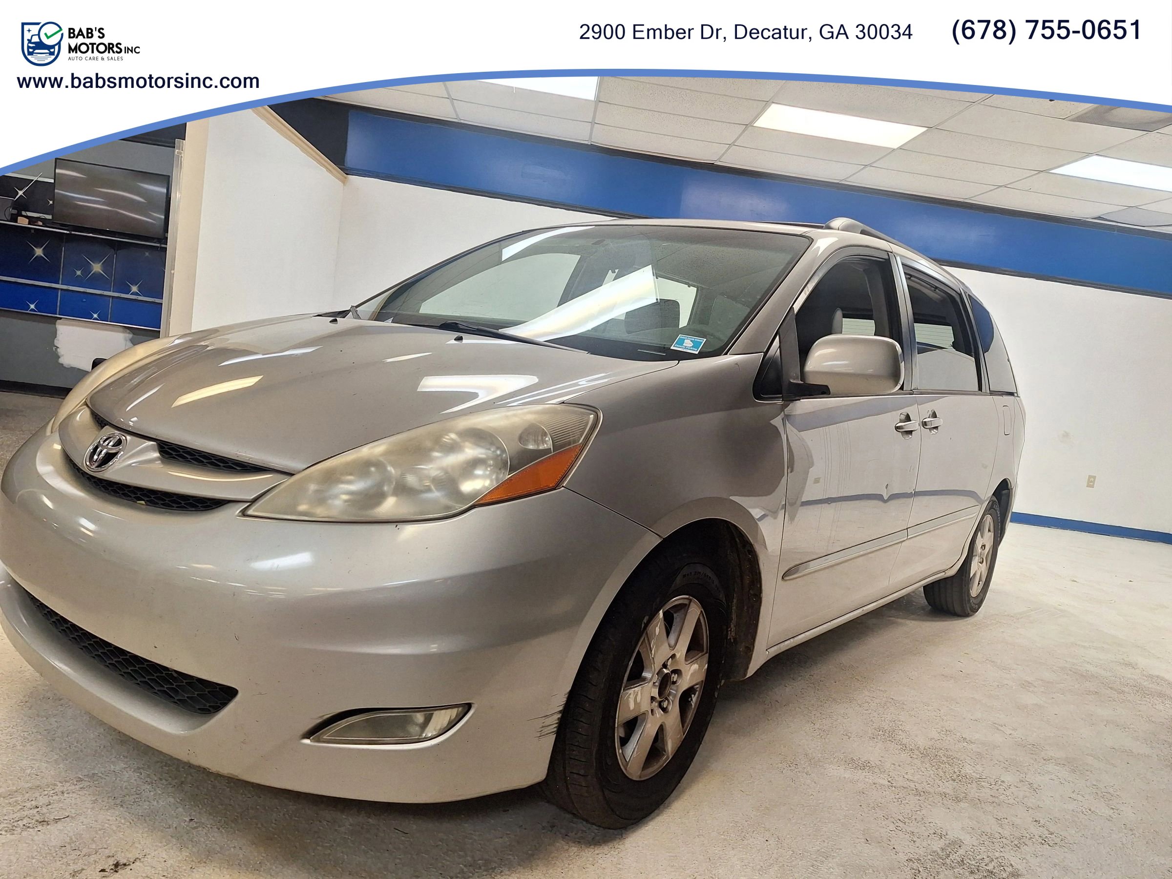 Used 2009 Toyota Sienna XLE image 2