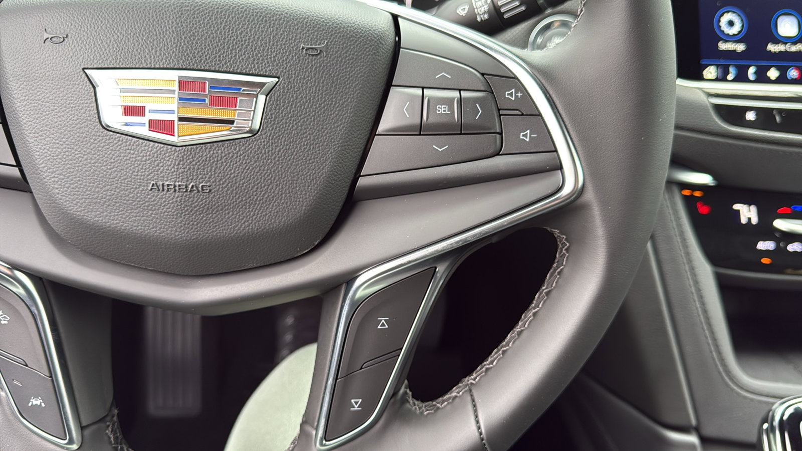 New 2025 Cadillac XT5 Luxury image 17