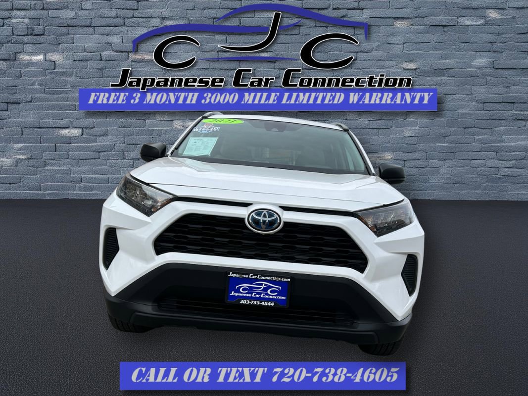 Used 2021 Toyota RAV4 LE image 4