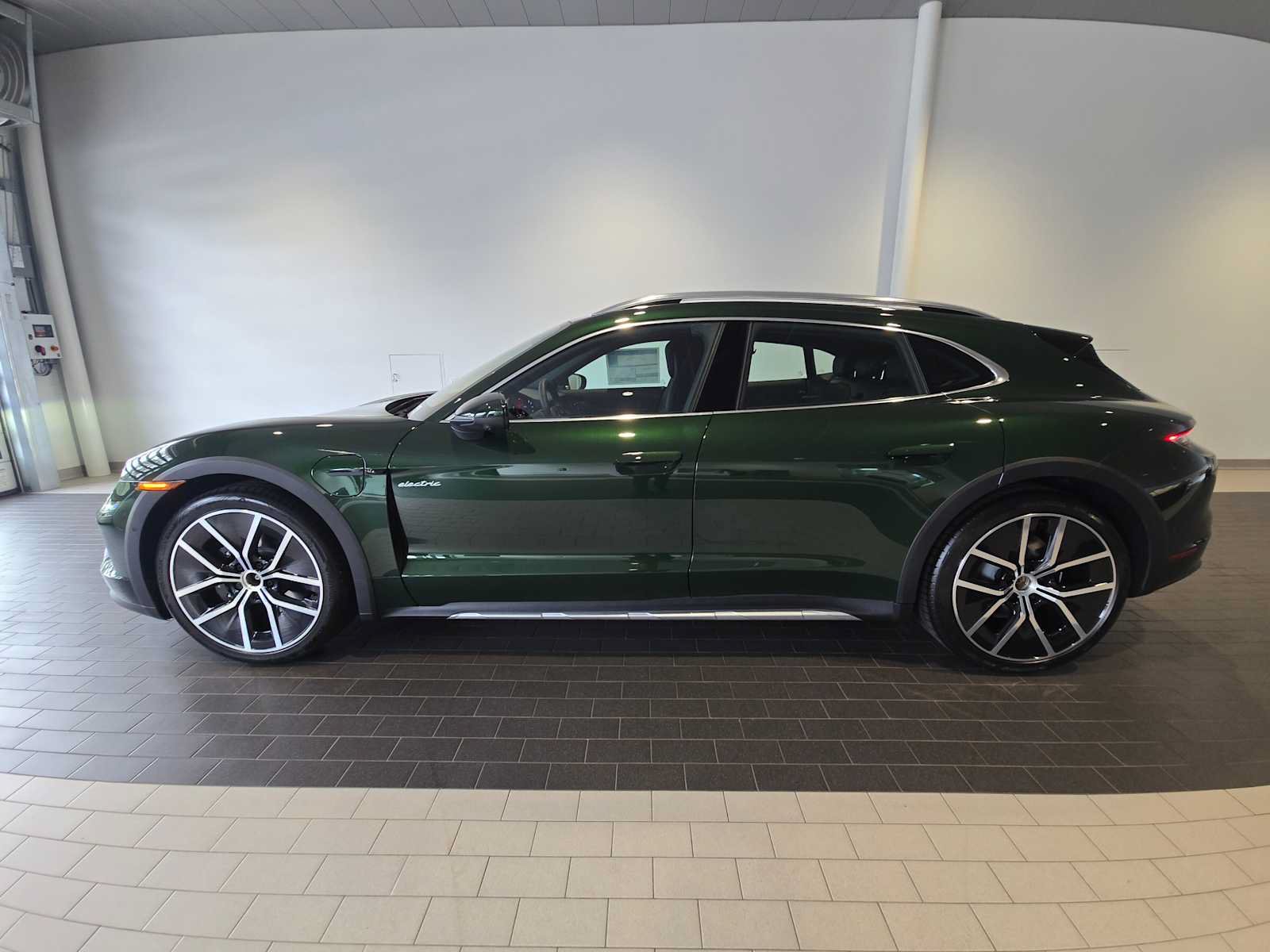 New 2026 Porsche Taycan 4S AWD/4WD image 2