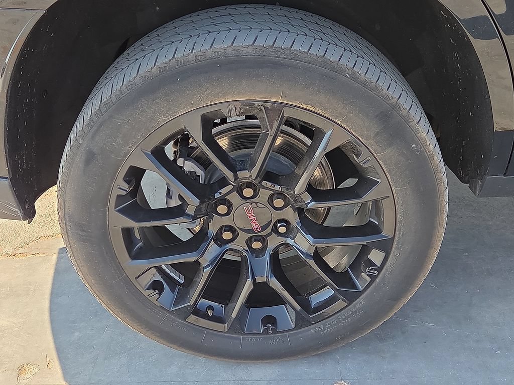 Used 2023 GMC Yukon SLE AWD/4WD image 12
