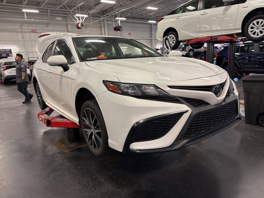 Used 2023 Toyota Camry SE image 7