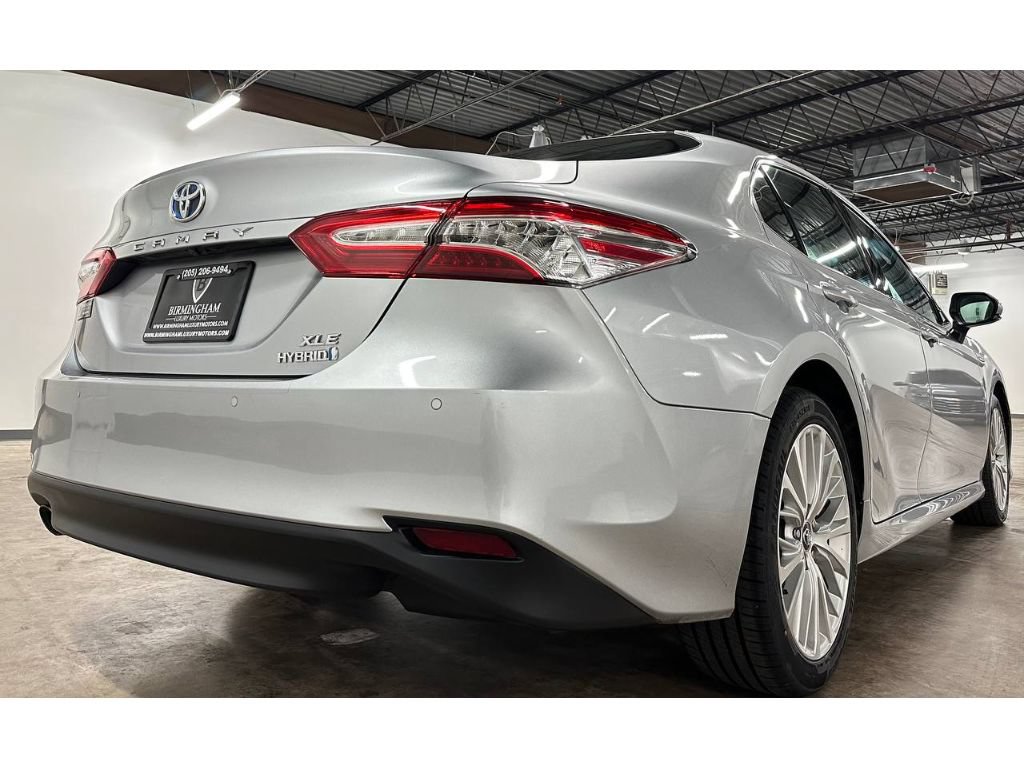 Used 2018 Toyota Camry XLE FWD image 13