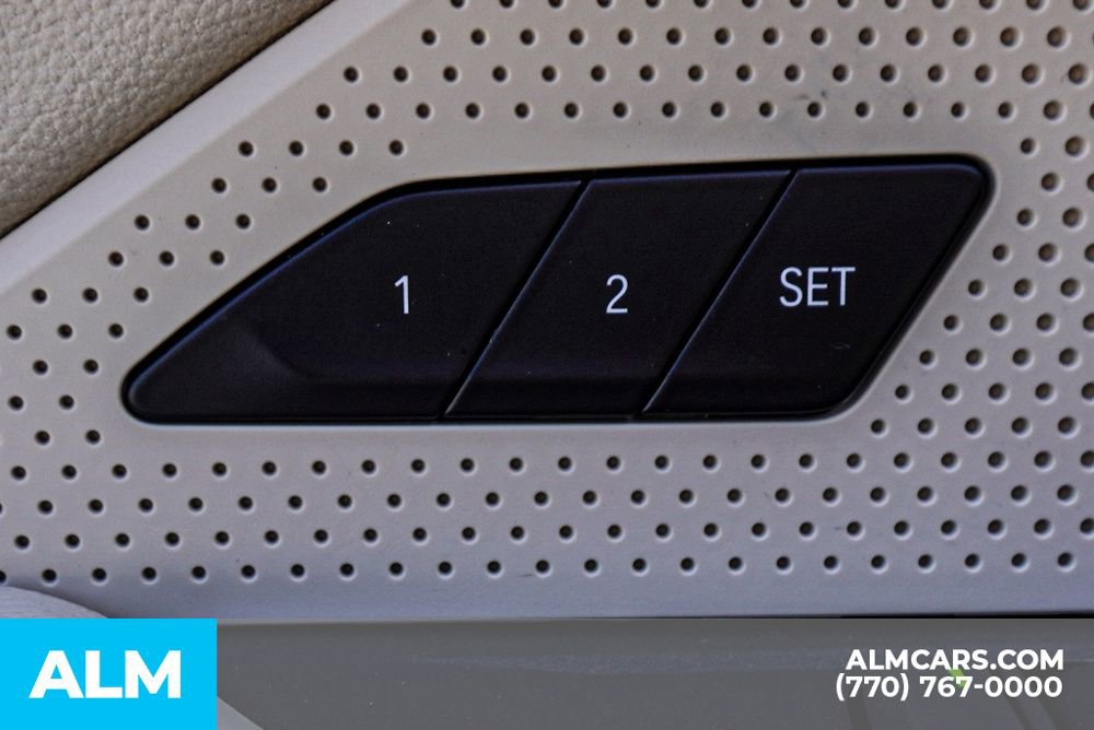 Used 2022 BMW i4 eDrive40 image 51