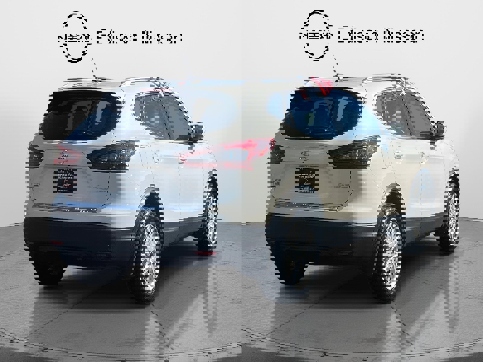 Used 2022 Nissan Rogue Sport SV w/ Technology Package image 5