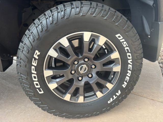 Used 2017 Nissan Titan PRO-4X w/ Pro-4x Convenience Package image 12