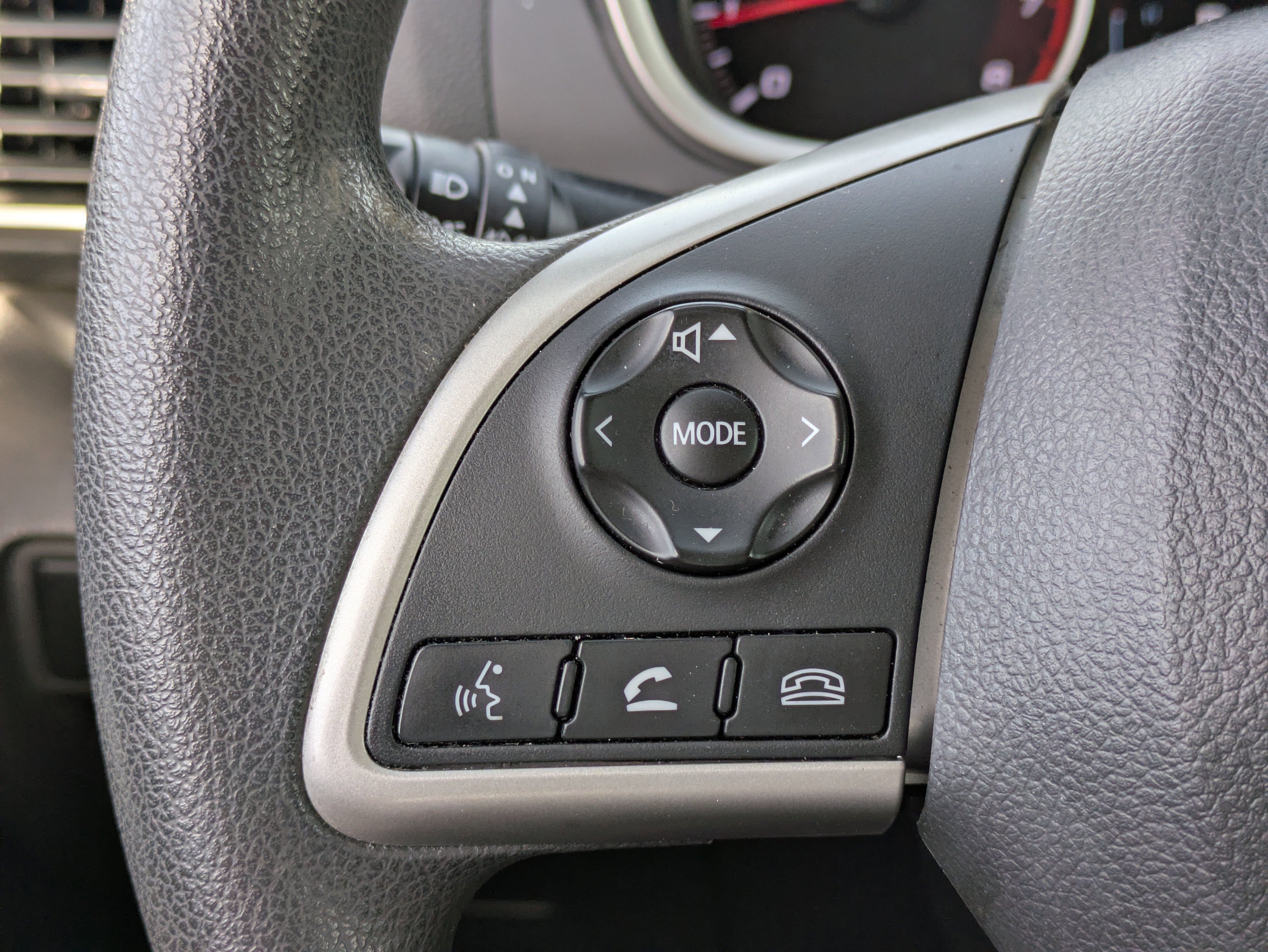 Used 2018 Mitsubishi Eclipse Cross LE image 23