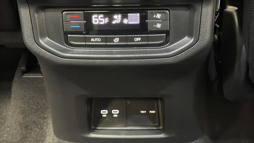 Used 2025 Volkswagen Atlas Peak Edition SE image 34