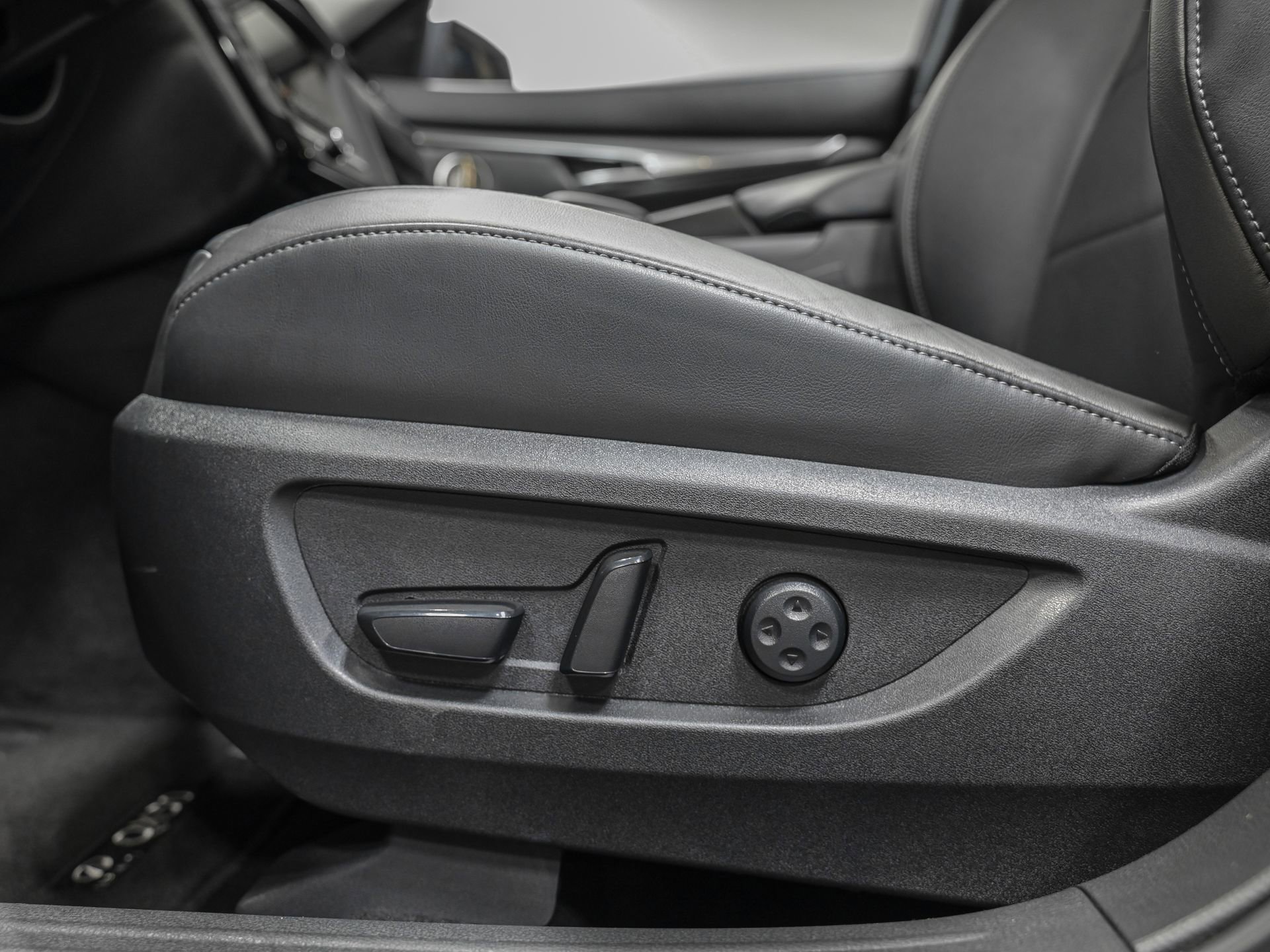 Used 2025 INFINITI QX50 Luxe image 14