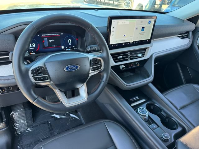 Used 2025 Ford Explorer Active w/ Active Comfort Package AWD/4WD image 4