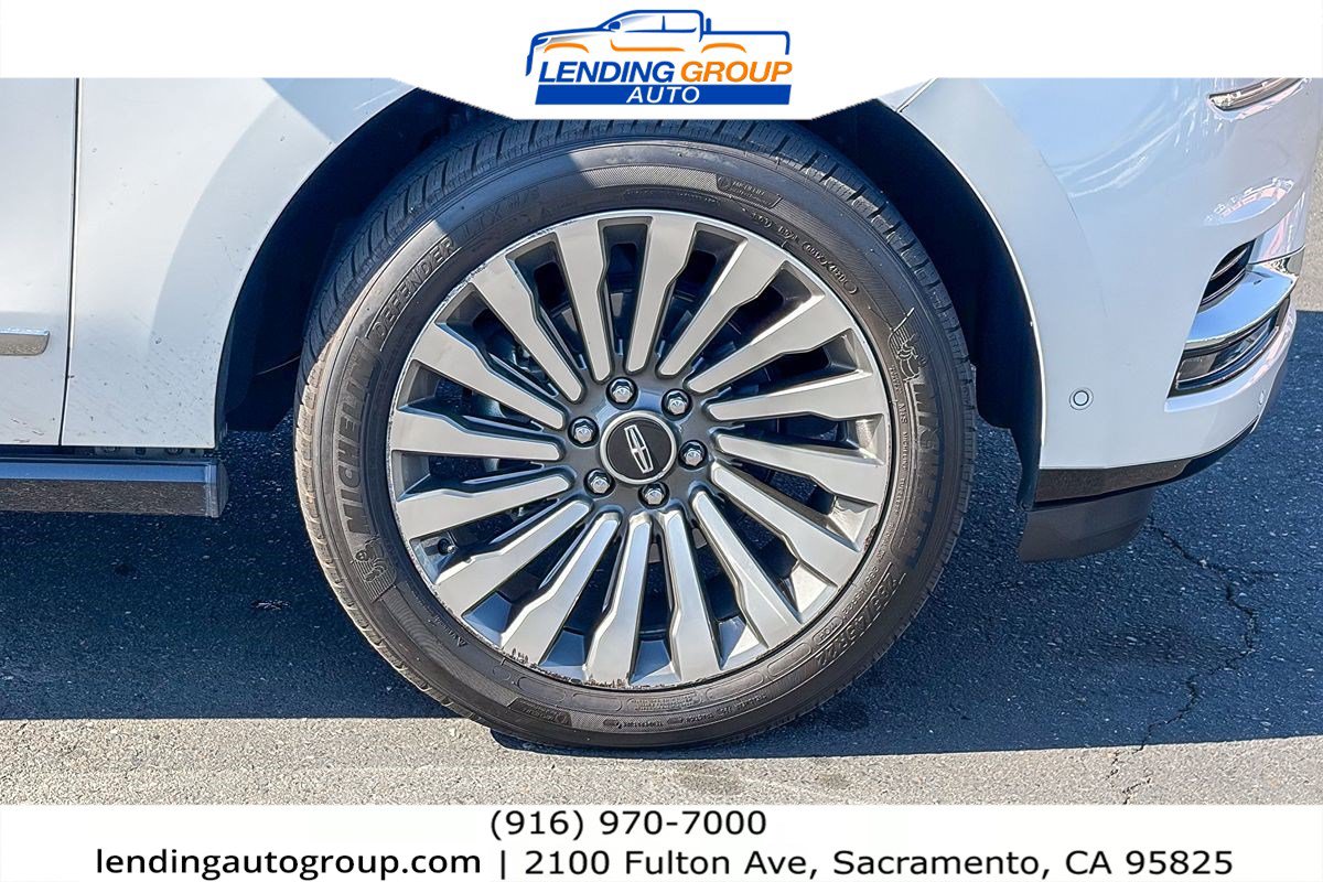 Used 2018 Lincoln Navigator L Reserve w/ Technology Package AWD/4WD image 9