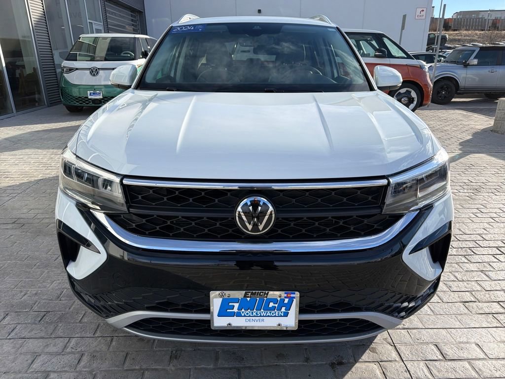 Certified 2024 Volkswagen Taos SE w/ Panoramic Sunroof Package image 9
