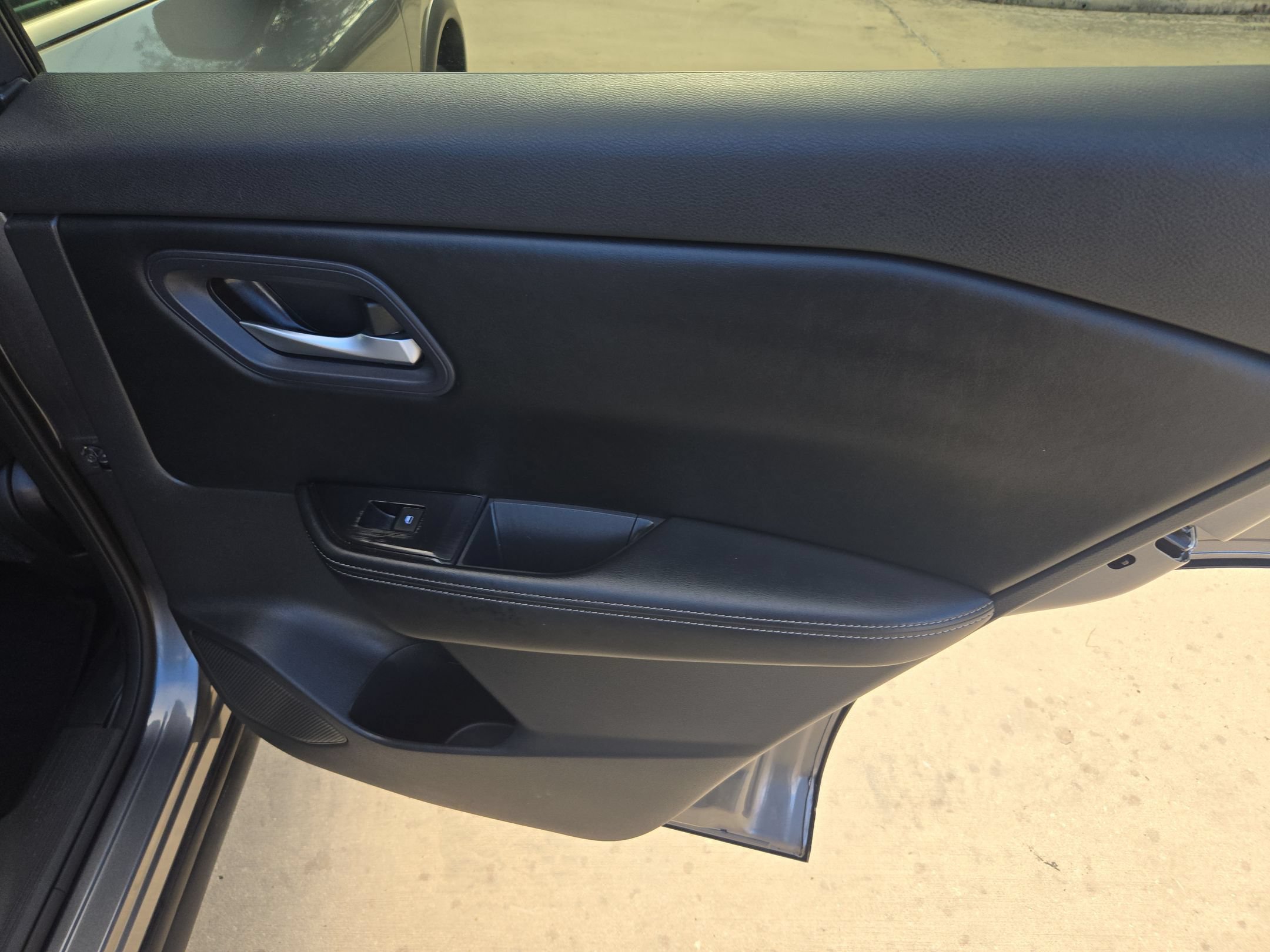 Used 2024 Nissan Rogue SV AWD/4WD image 27