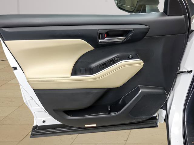 Used 2024 Toyota Highlander XLE image 22