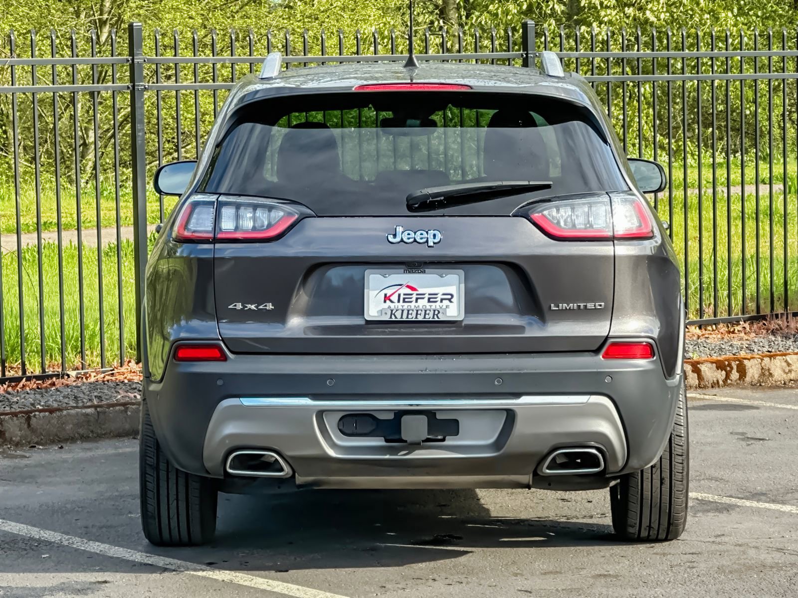 Used 2019 Jeep Cherokee Limited w/ Luxury Group image 4