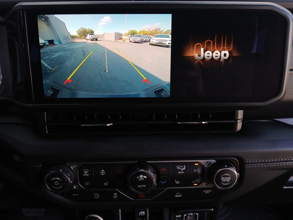 Used 2026 Jeep Gladiator Sport AWD/4WD image 9