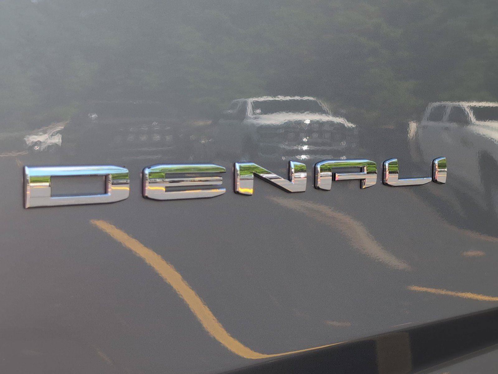 New 2026 GMC Yukon Denali w/ Denali Reserve Package AWD/4WD image 10