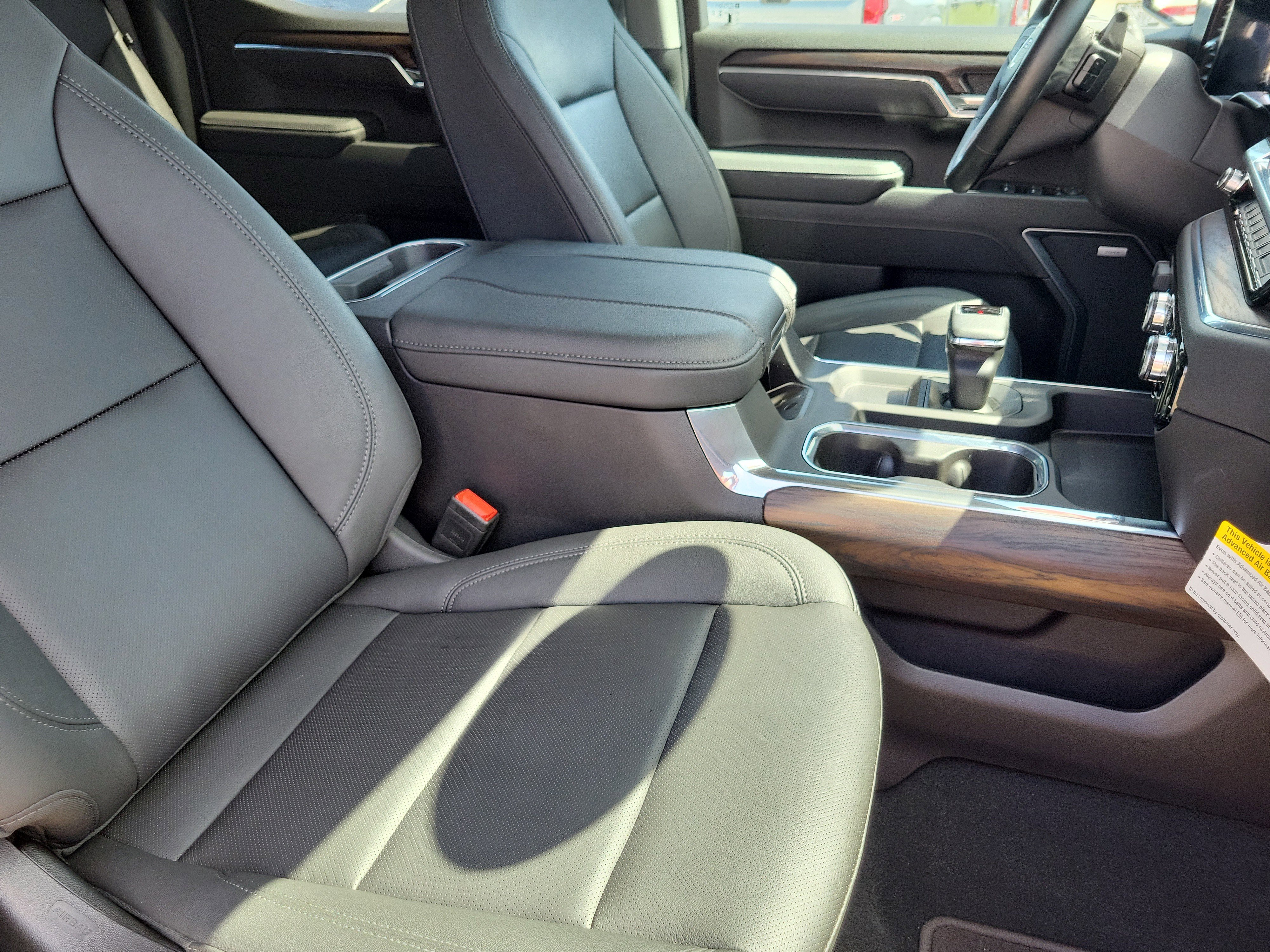 Used 2025 GMC Sierra 1500 SLT image 10