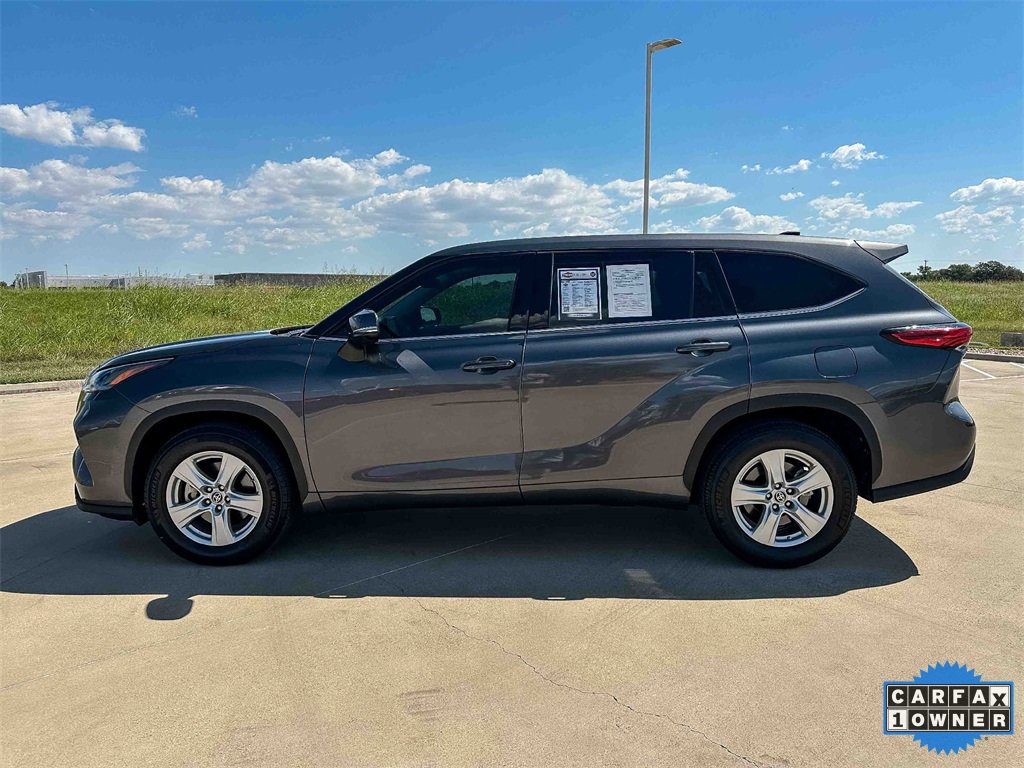 Used 2022 Toyota Highlander LE image 6