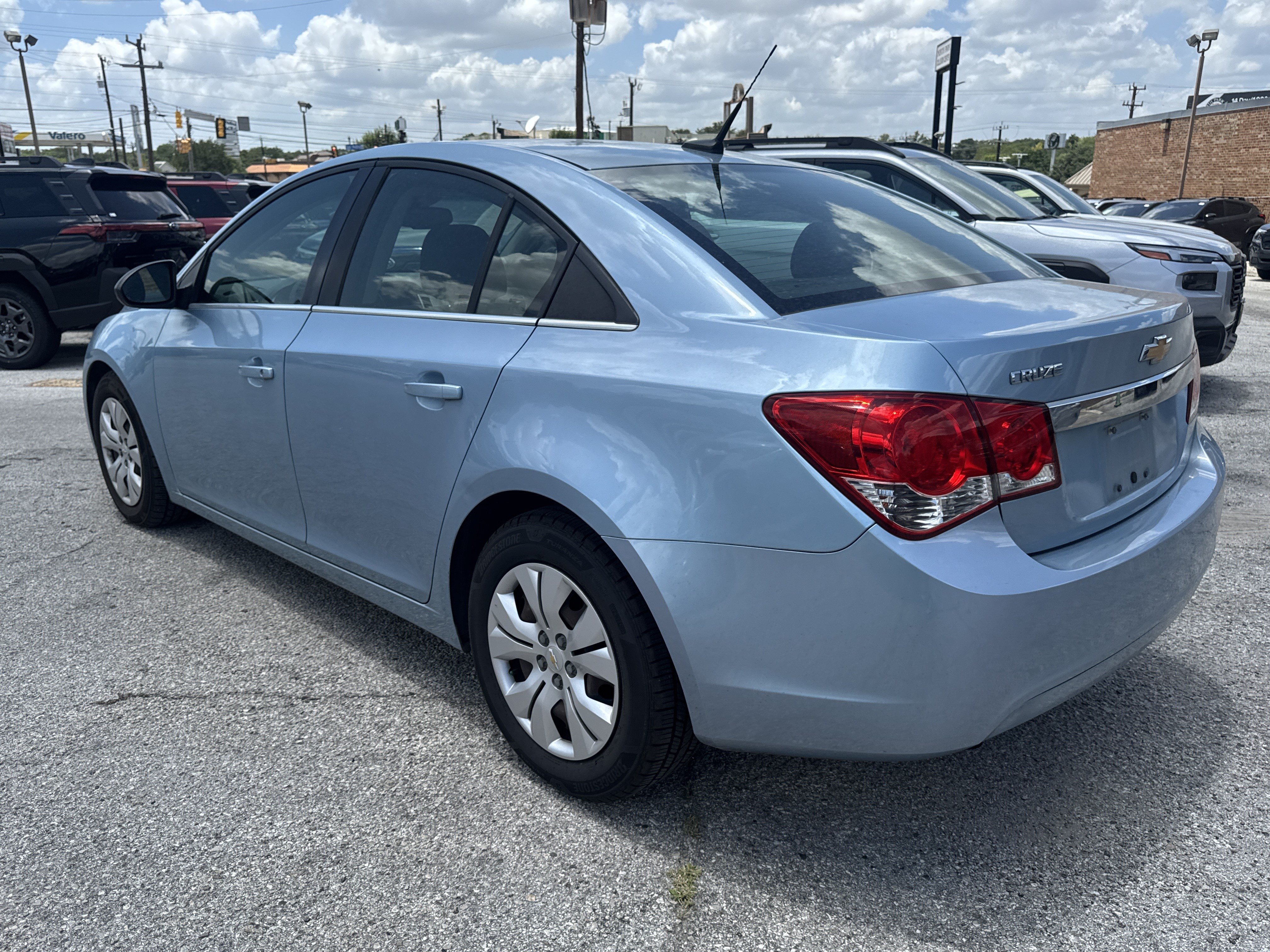 Used 2012 Chevrolet Cruze LS w/ Connectivity Package FWD image 5