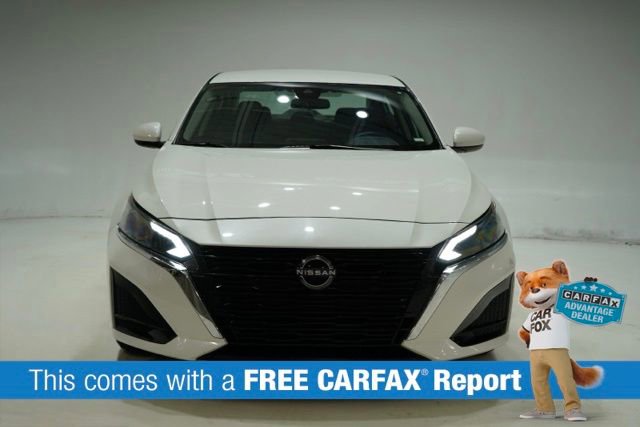 Used 2023 Nissan Altima 2.5 SV image 2