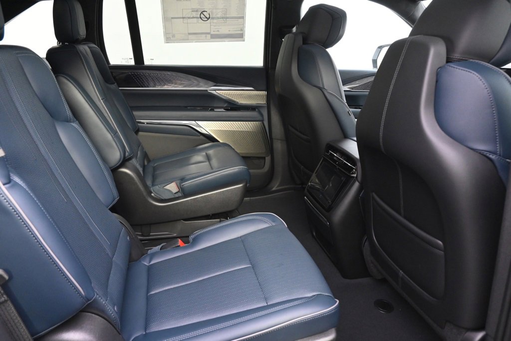 New 2025 Cadillac Escalade IQ Luxury 2 image 18