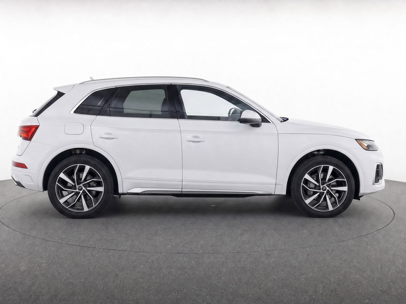 Certified 2023 Audi Q5 2.0T Premium Plus w/ Premium Plus Package AWD/4WD image 4