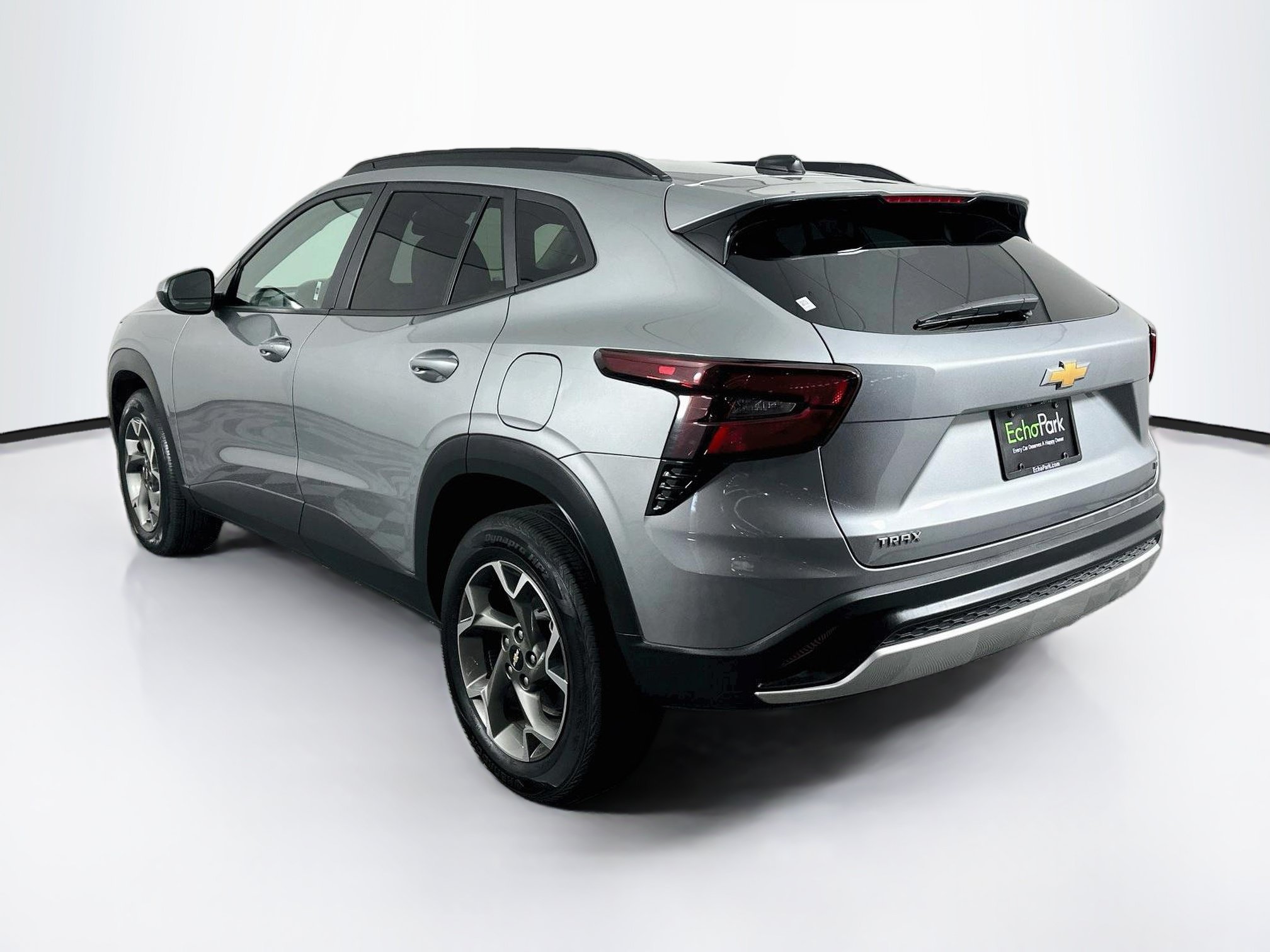 Used 2025 Chevrolet Trax LT w/ LT Convenience Package FWD image 5
