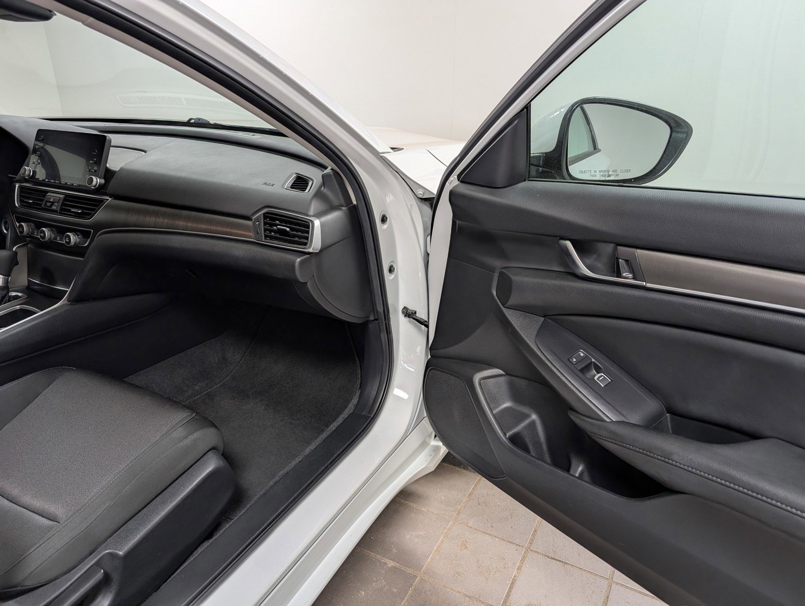 Used 2020 Honda Accord LX image 29