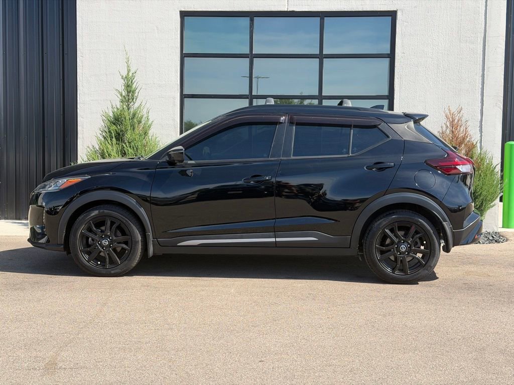 Used 2021 Nissan Kicks SR w/ Interior Electronics Package FWD image 2