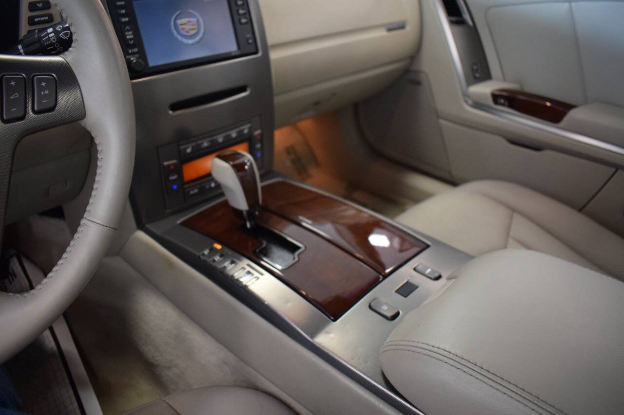 Used 2005 Cadillac XLR RWD image 81