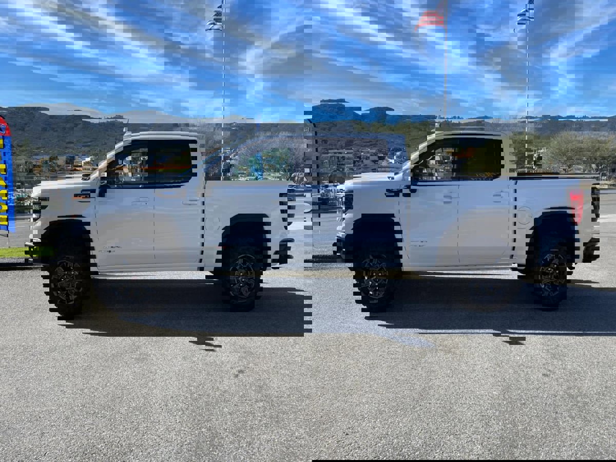 Used 2025 GMC Sierra 1500 AT4X image 9
