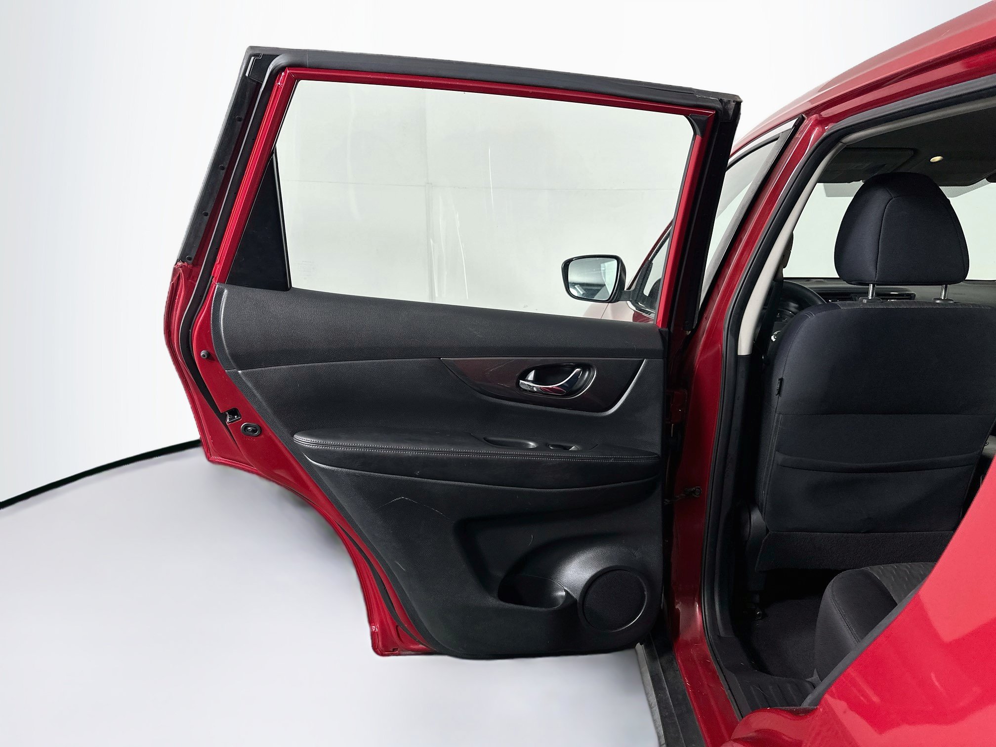 Used 2017 Nissan Rogue S FWD image 25