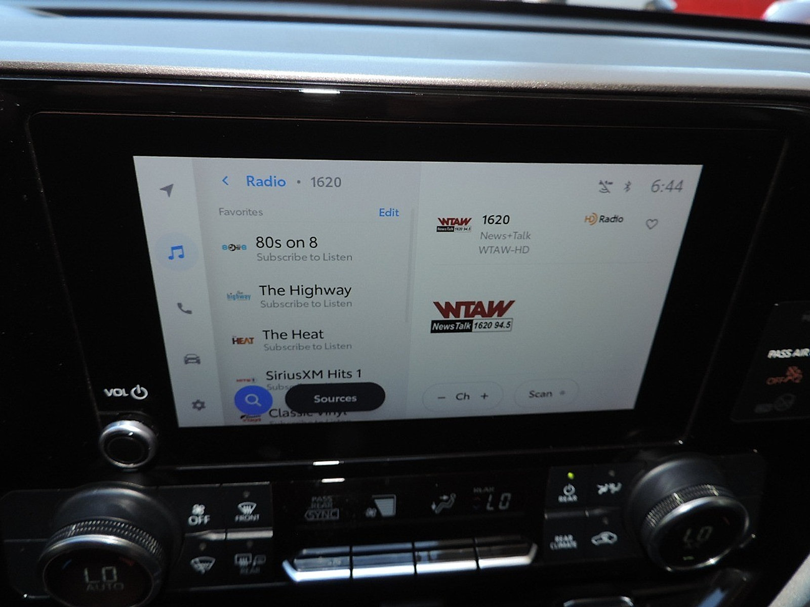 Used 2023 Toyota Highlander LE FWD image 21