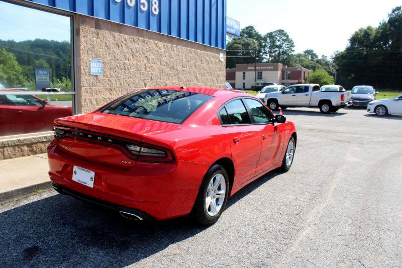 Used 2018 Dodge Charger SXT image 4