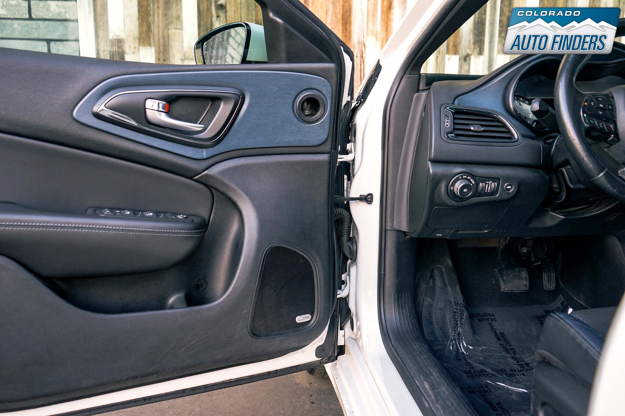 Used 2015 Chrysler 200 S w/ Navigation & Sound Group I image 9