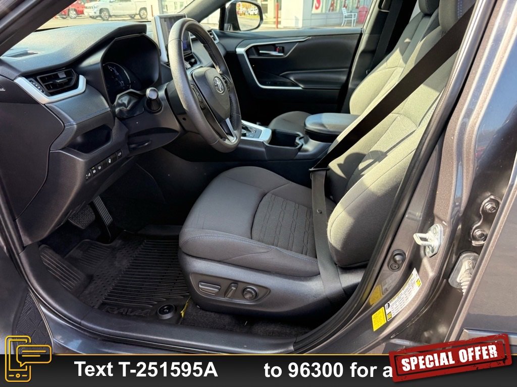 Used 2024 Toyota RAV4 SE w/ Convenience Package image 14