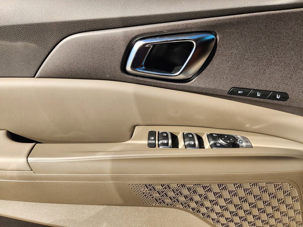 New 2026 Kia Carnival EX FWD image 16