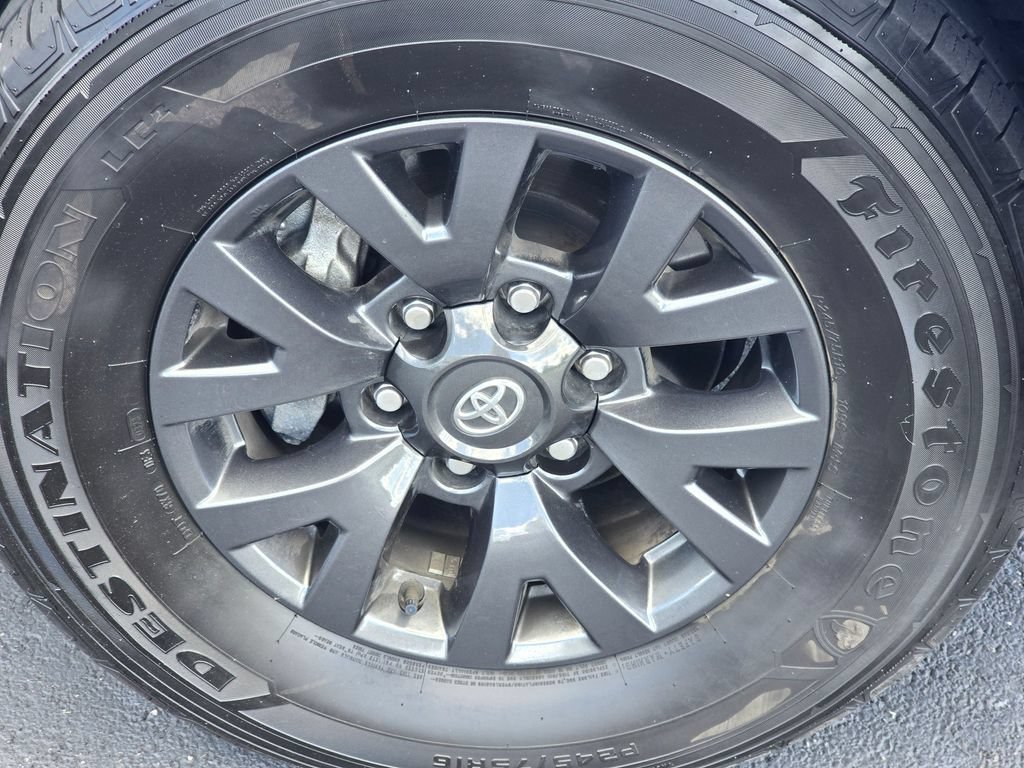 Certified 2023 Toyota Tacoma SR5 AWD/4WD image 10